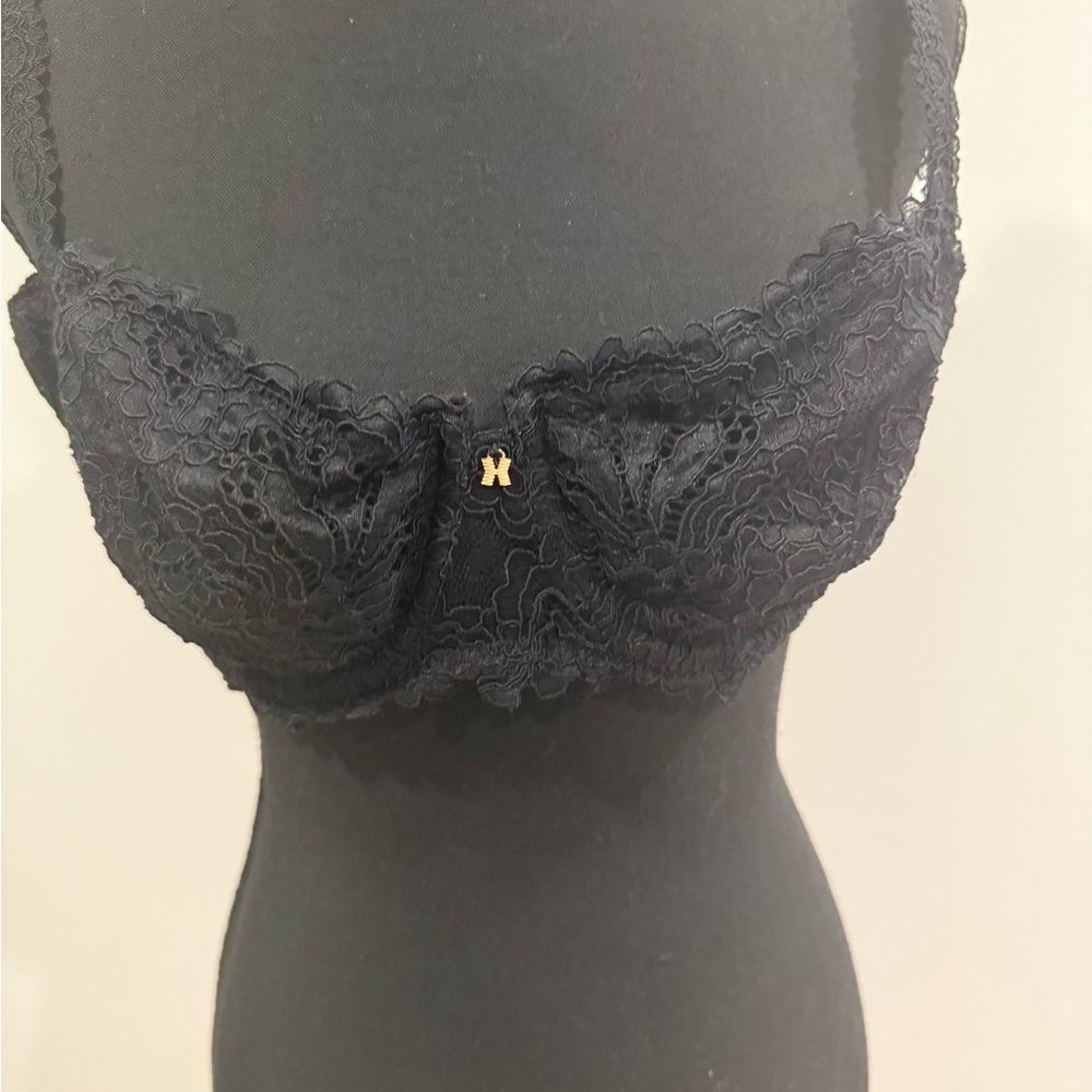 Savage X Fenty Elegant Black Lace Bra with Gold Detail